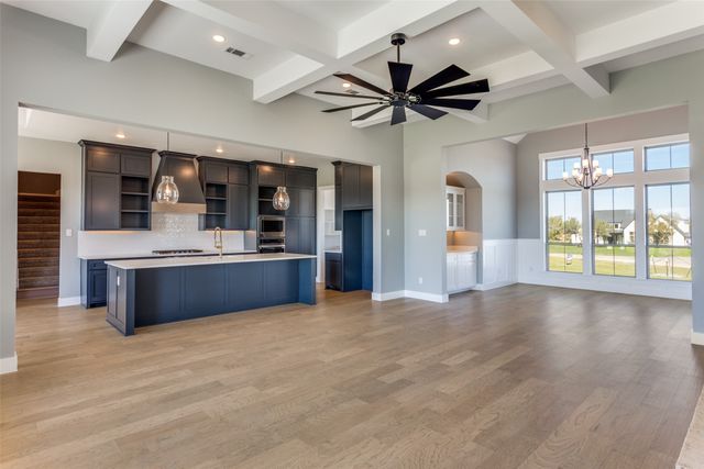 560 Aermotor Loop, Weatherford, TX 76085
