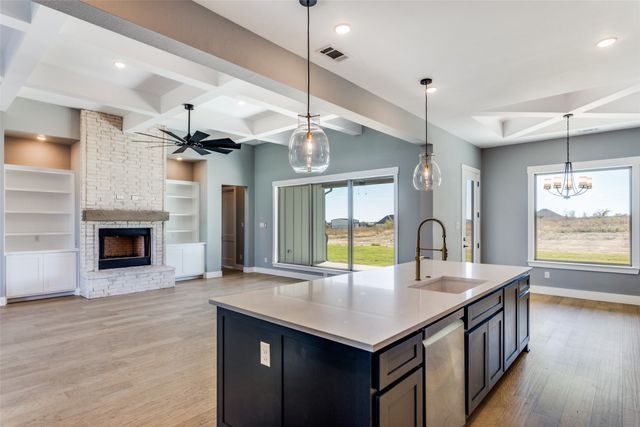560 Aermotor Loop, Weatherford, TX 76085