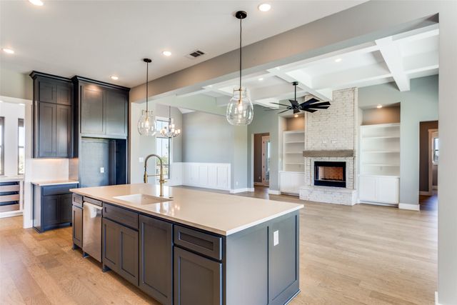 560 Aermotor Loop, Weatherford, TX 76085