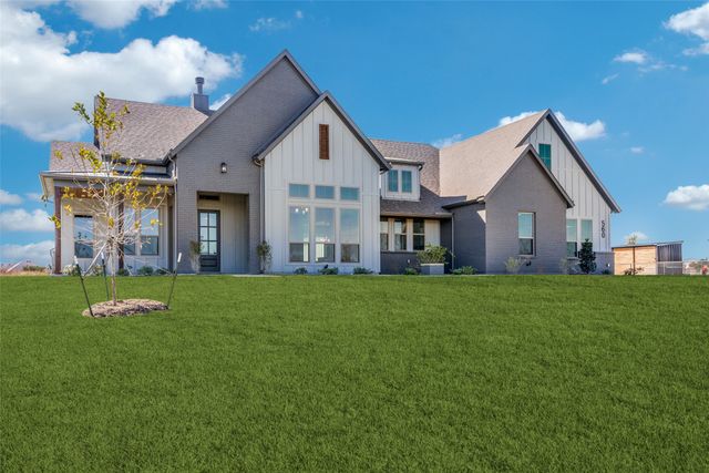 560 Aermotor Loop, Weatherford, TX 76085