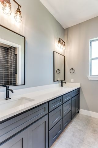 560 Aermotor Loop, Weatherford, TX 76085