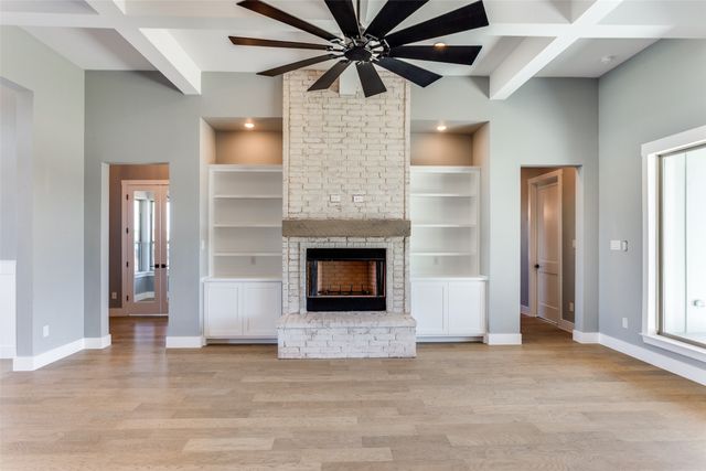 560 Aermotor Loop, Weatherford, TX 76085