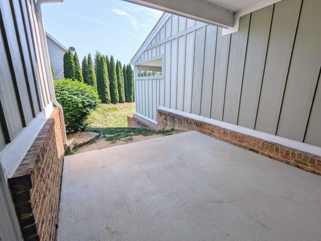 12 ABBEY CT # 13, Fishersville, VA 22939