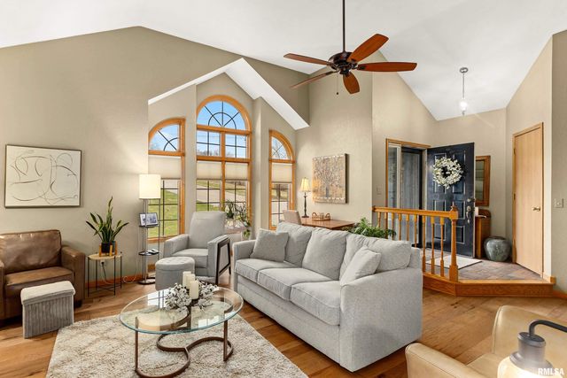 377 TEN MILE CREEK Road, Germantown Hills, IL 61548