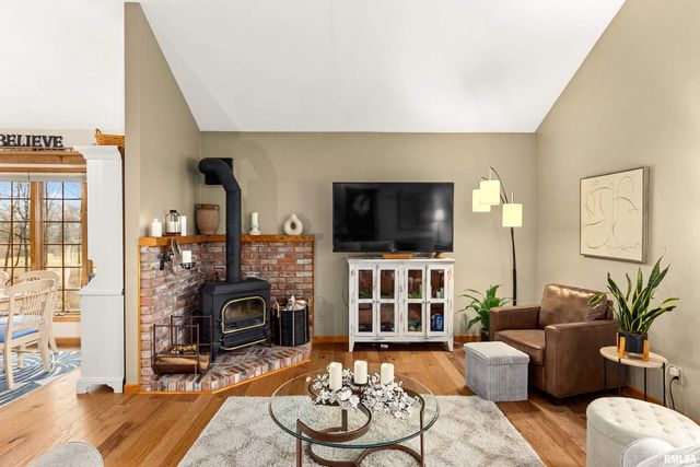 377 TEN MILE CREEK Road, Germantown Hills, IL 61548