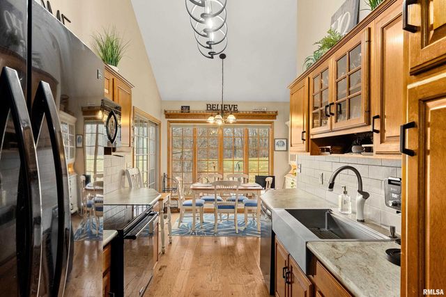 377 TEN MILE CREEK Road, Germantown Hills, IL 61548