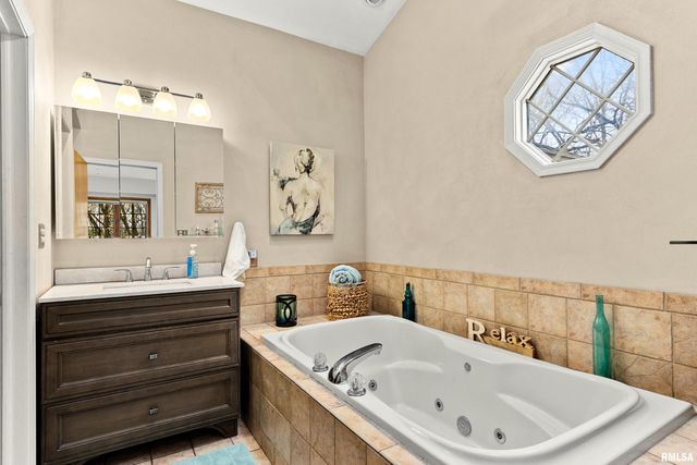 377 TEN MILE CREEK Road, Germantown Hills, IL 61548