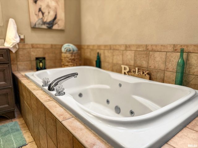 377 TEN MILE CREEK Road, Germantown Hills, IL 61548