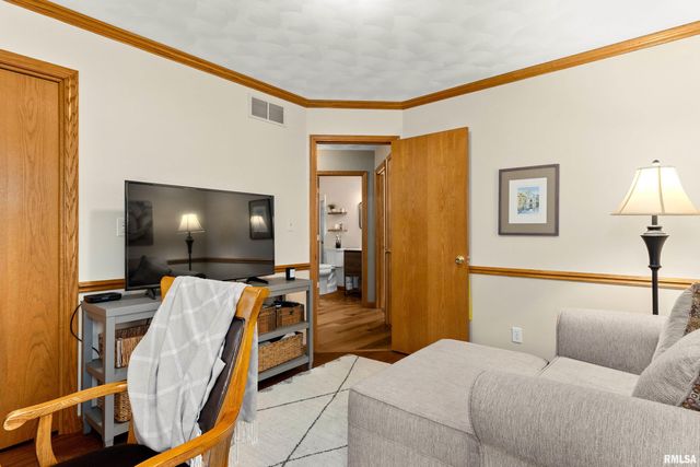 377 TEN MILE CREEK Road, Germantown Hills, IL 61548