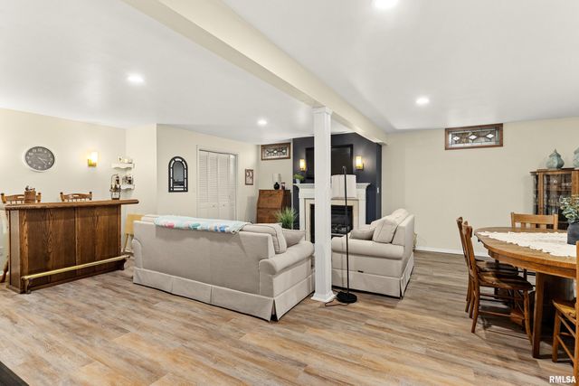 377 TEN MILE CREEK Road, Germantown Hills, IL 61548