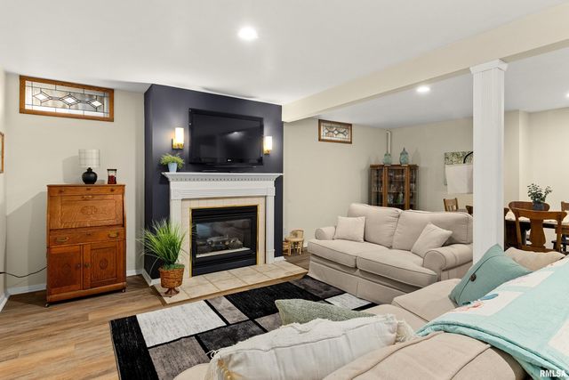 377 TEN MILE CREEK Road, Germantown Hills, IL 61548