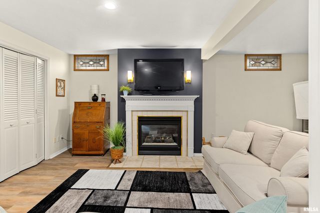 377 TEN MILE CREEK Road, Germantown Hills, IL 61548