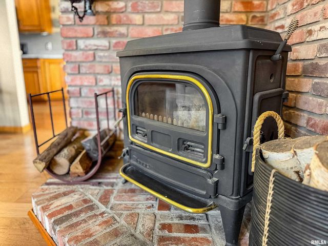 377 TEN MILE CREEK Road, Germantown Hills, IL 61548