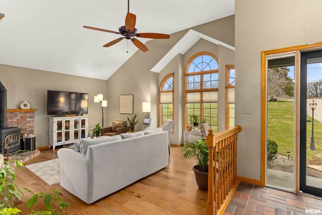 377 TEN MILE CREEK Road, Germantown Hills, IL 61548