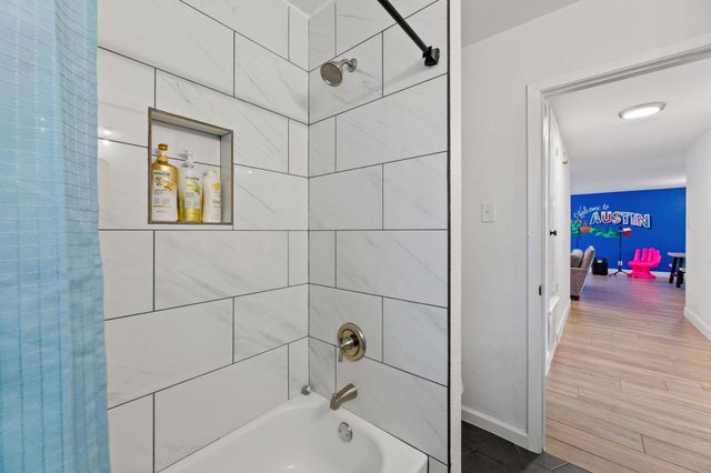 201 FAIRLANE DR, Round Rock, TX 78664