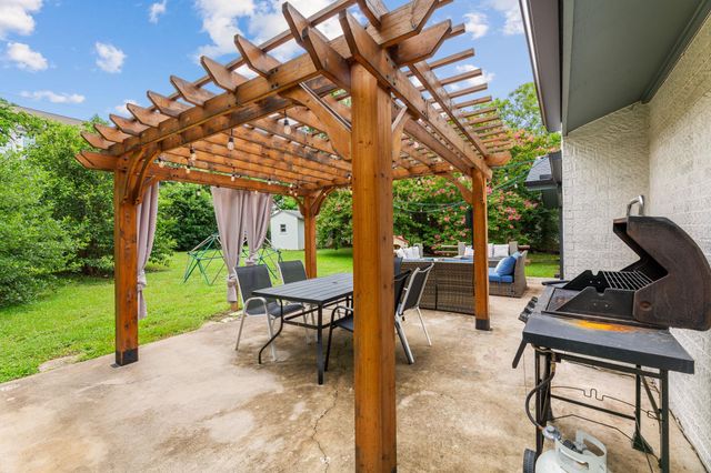 201 FAIRLANE DR, Round Rock, TX 78664