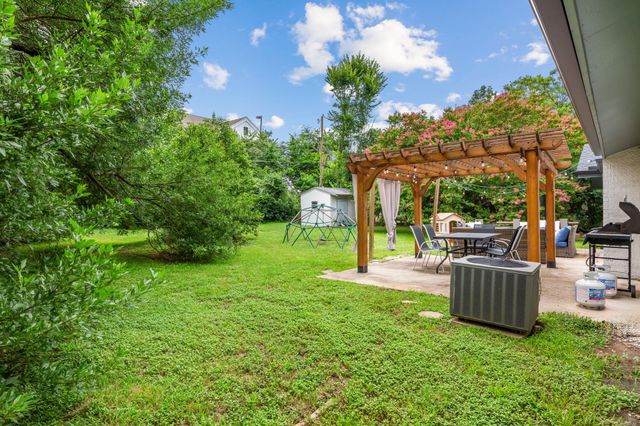 201 FAIRLANE DR, Round Rock, TX 78664