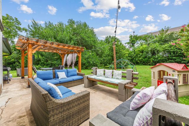 201 FAIRLANE DR, Round Rock, TX 78664