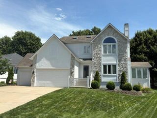 4079 SW Camelot Drive, Lee's Summit, MO 64082