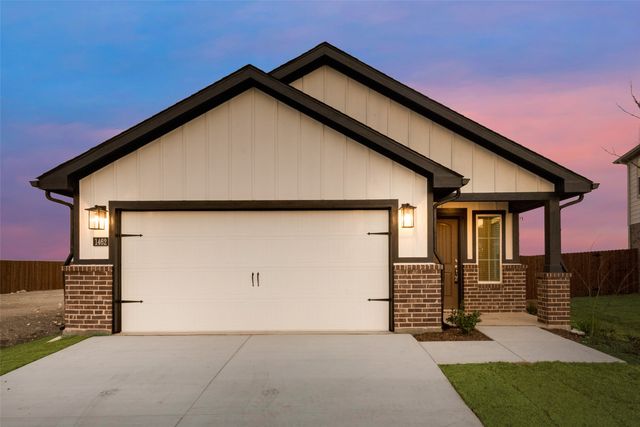 128 Cranz Farm Drive, Saginaw, TX 76179