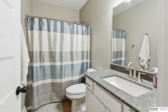 7806 S 184th Terrace, Omaha, NE 68136