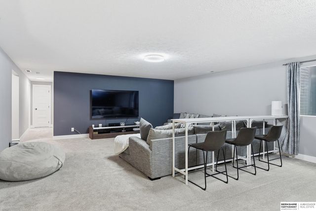 7806 S 184th Terrace, Omaha, NE 68136