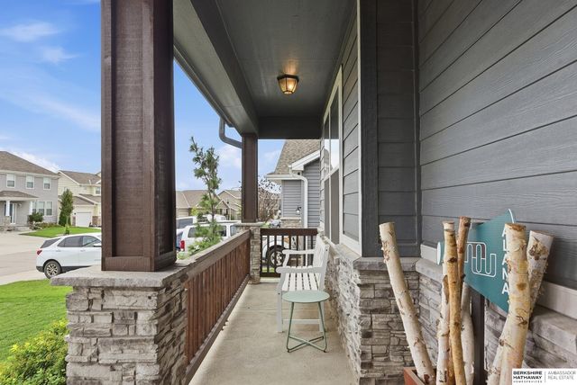7806 S 184th Terrace, Omaha, NE 68136