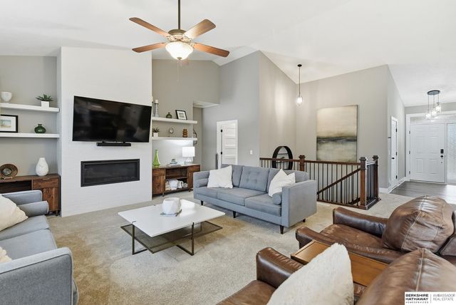 7806 S 184th Terrace, Omaha, NE 68136