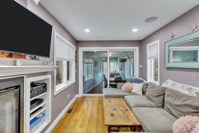 304 Red Brook Rd, Mashpee, MA 02649