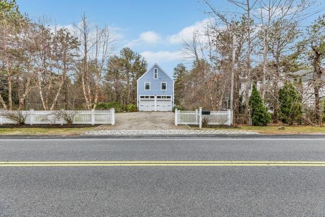 304 Red Brook Rd, Mashpee, MA 02649