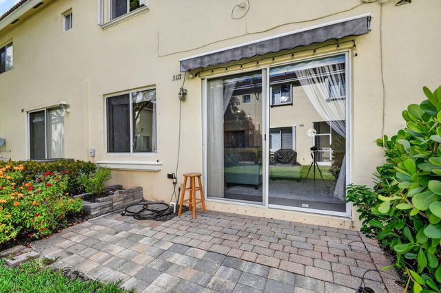 3117 N Evergreen Circle, Boynton Beach, FL 33426