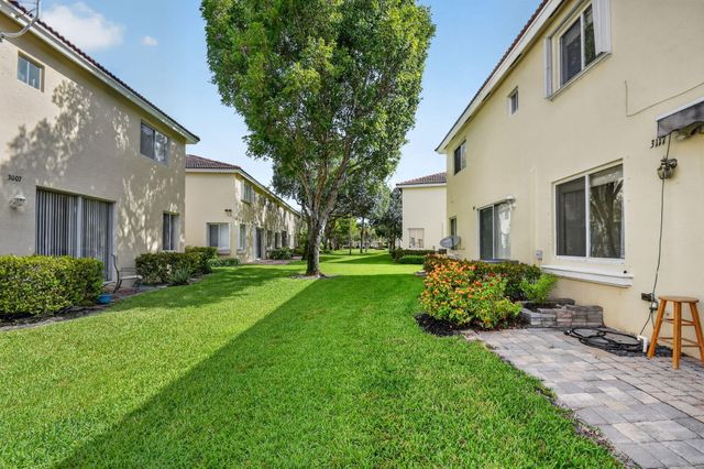3117 N Evergreen Circle, Boynton Beach, FL 33426