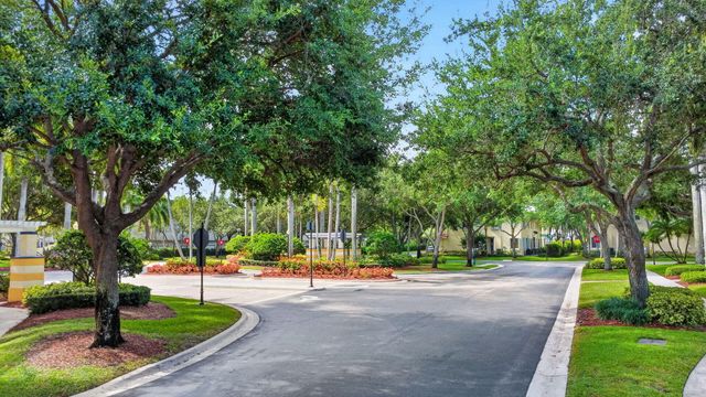 3117 N Evergreen Circle, Boynton Beach, FL 33426