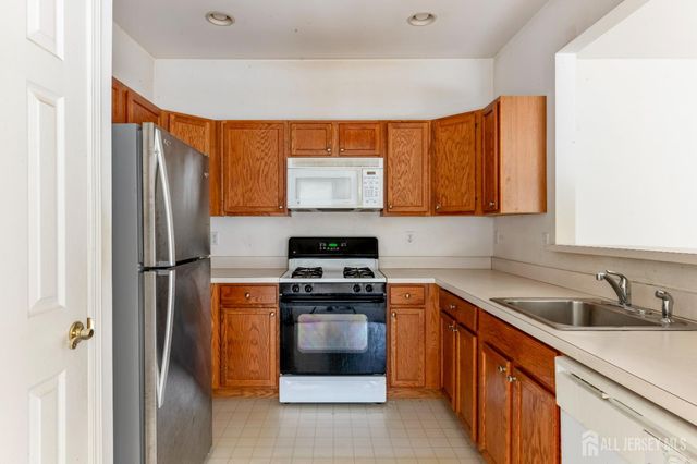 540 Cranbury Road 104, East Brunswick, NJ 08816