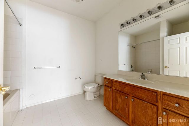 540 Cranbury Road 104, East Brunswick, NJ 08816
