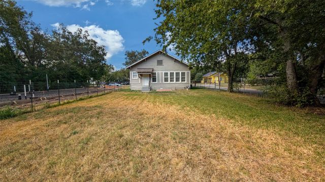 300 W Moore Street, Sherman, TX 75090