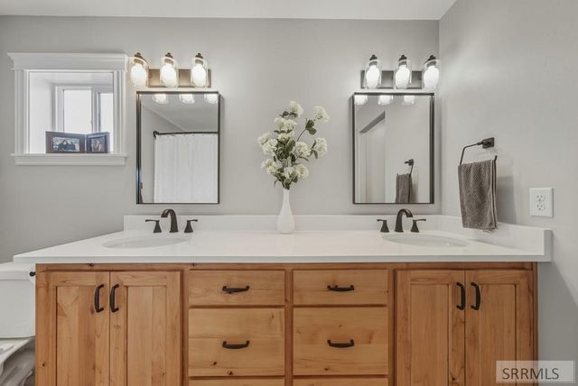 5317 E Buchanan Avenue, Iona, ID 83427