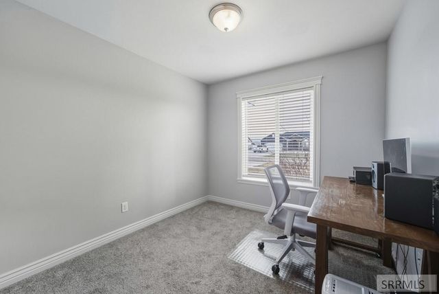 5317 E Buchanan Avenue, Iona, ID 83427