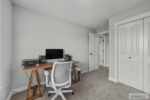 5317 E Buchanan Avenue, Iona, ID 83427