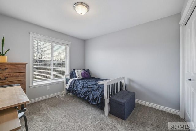 5317 E Buchanan Avenue, Iona, ID 83427