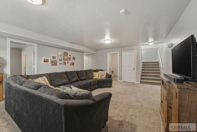 5317 E Buchanan Avenue, Iona, ID 83427