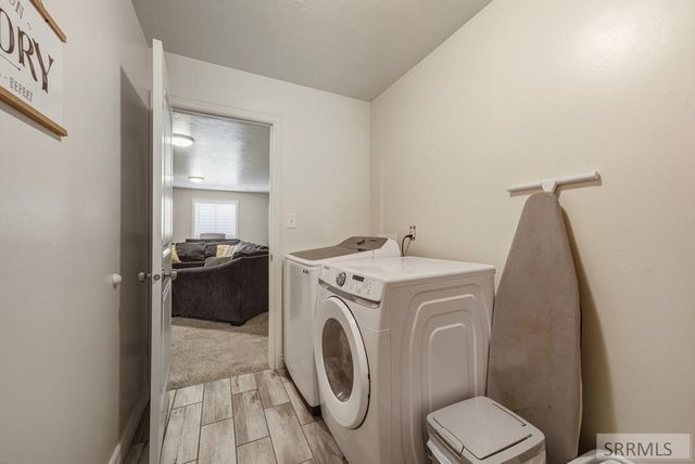 5317 E Buchanan Avenue, Iona, ID 83427