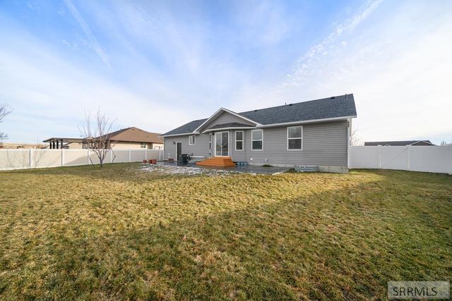 5317 E Buchanan Avenue, Iona, ID 83427