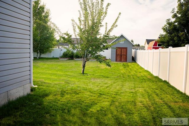 5317 E Buchanan Avenue, Iona, ID 83427