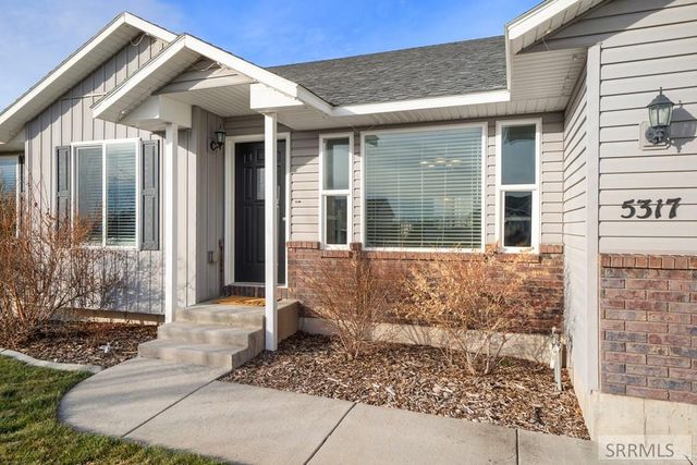 5317 E Buchanan Avenue, Iona, ID 83427