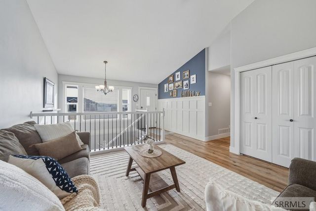 5317 E Buchanan Avenue, Iona, ID 83427