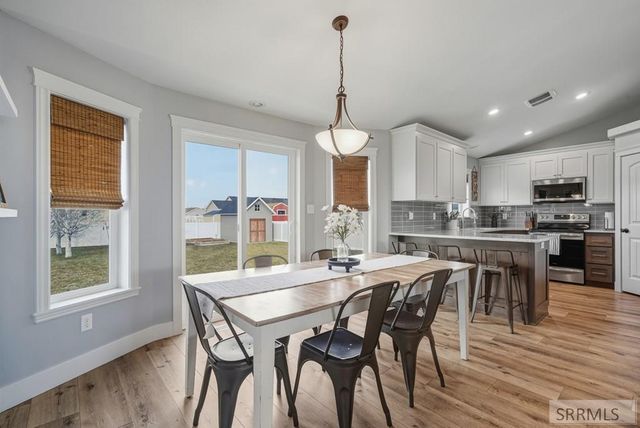 5317 E Buchanan Avenue, Iona, ID 83427