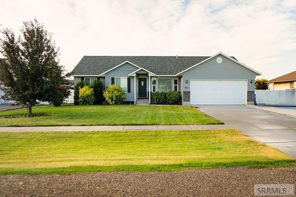 5317 E Buchanan Avenue, Iona, ID 83427