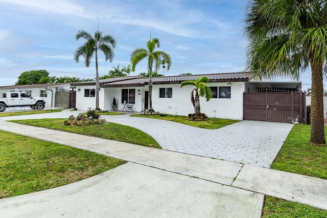 1243 W 78th St, Hialeah, FL 33014