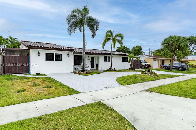 1243 W 78th St, Hialeah, FL 33014